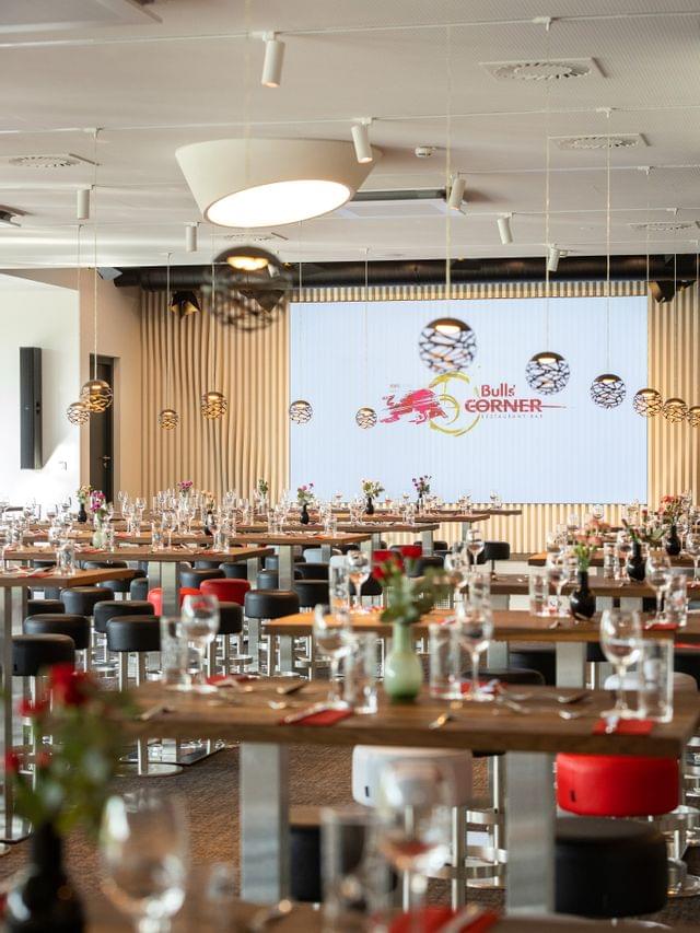 07_bulls_corner_indoor.jpg
